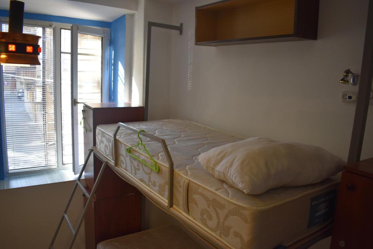 SLEEP STUDIO HOSTEL Ladies Only Женский Хостел Ереван Экстерьер фото