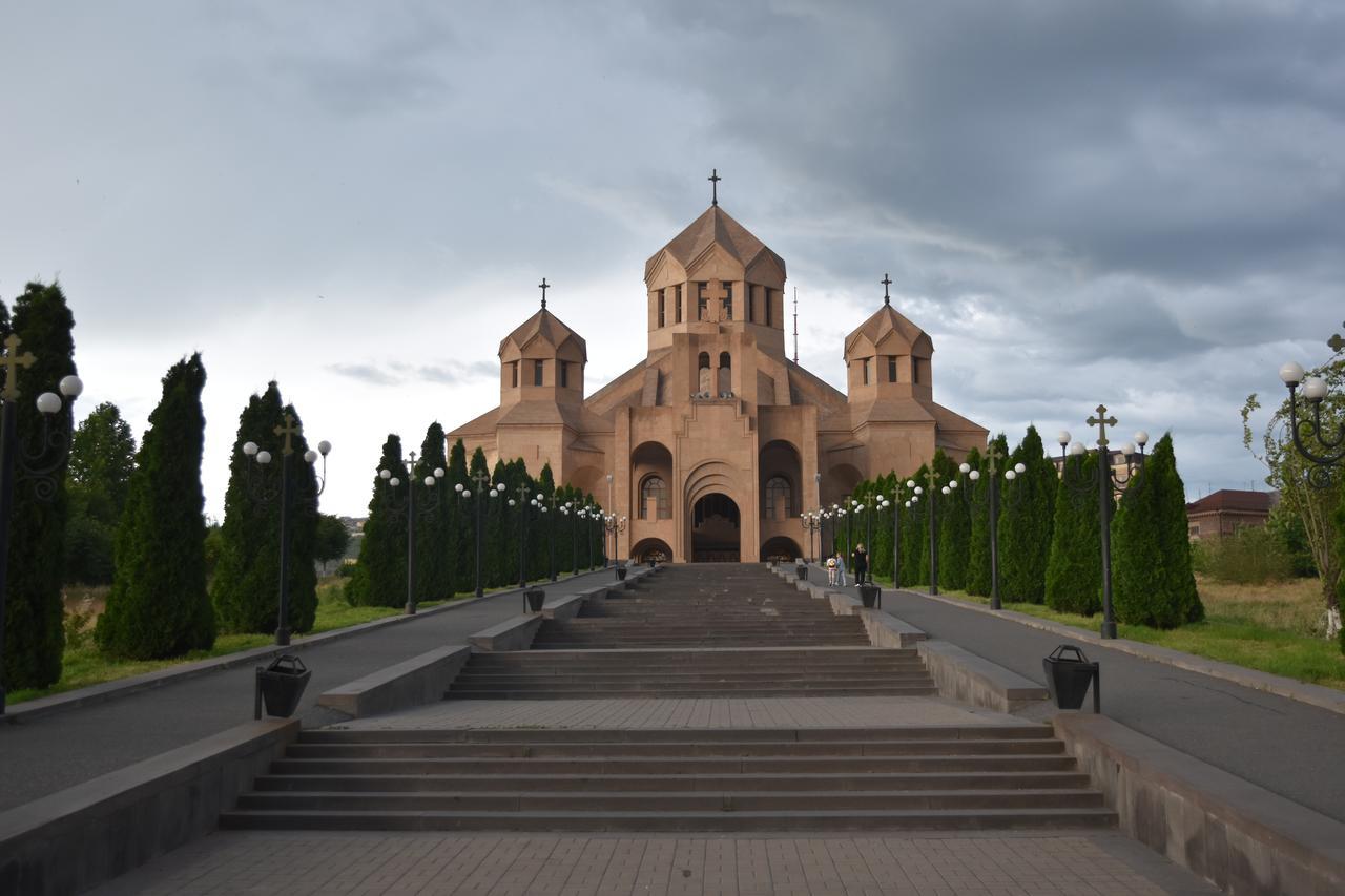 SLEEP STUDIO HOSTEL Ladies Only Женский Хостел Ереван Экстерьер фото